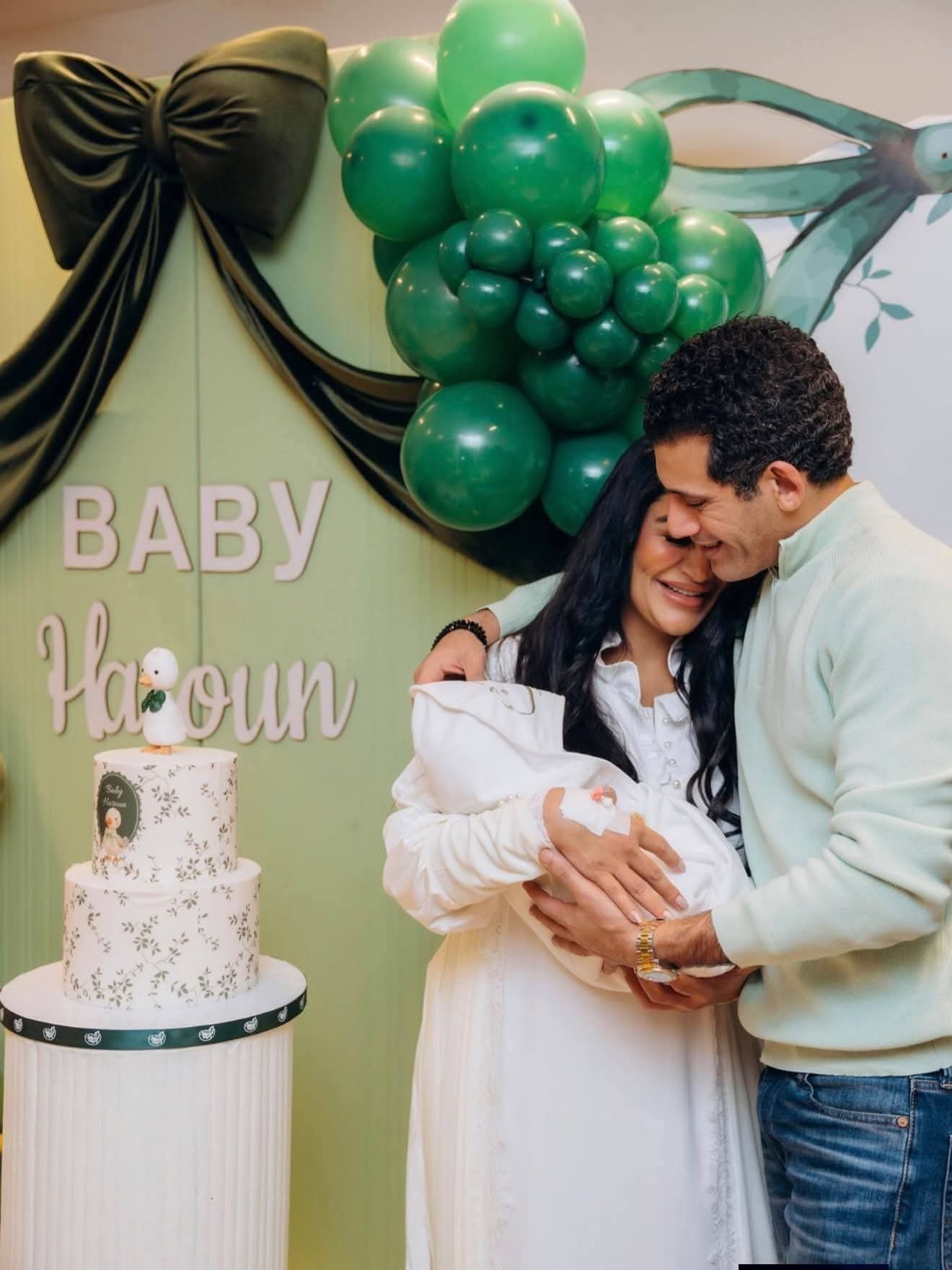 سالي عبد السلام توثق لحظات عائلية دافئة برفقة زوجها ونجلها هارون