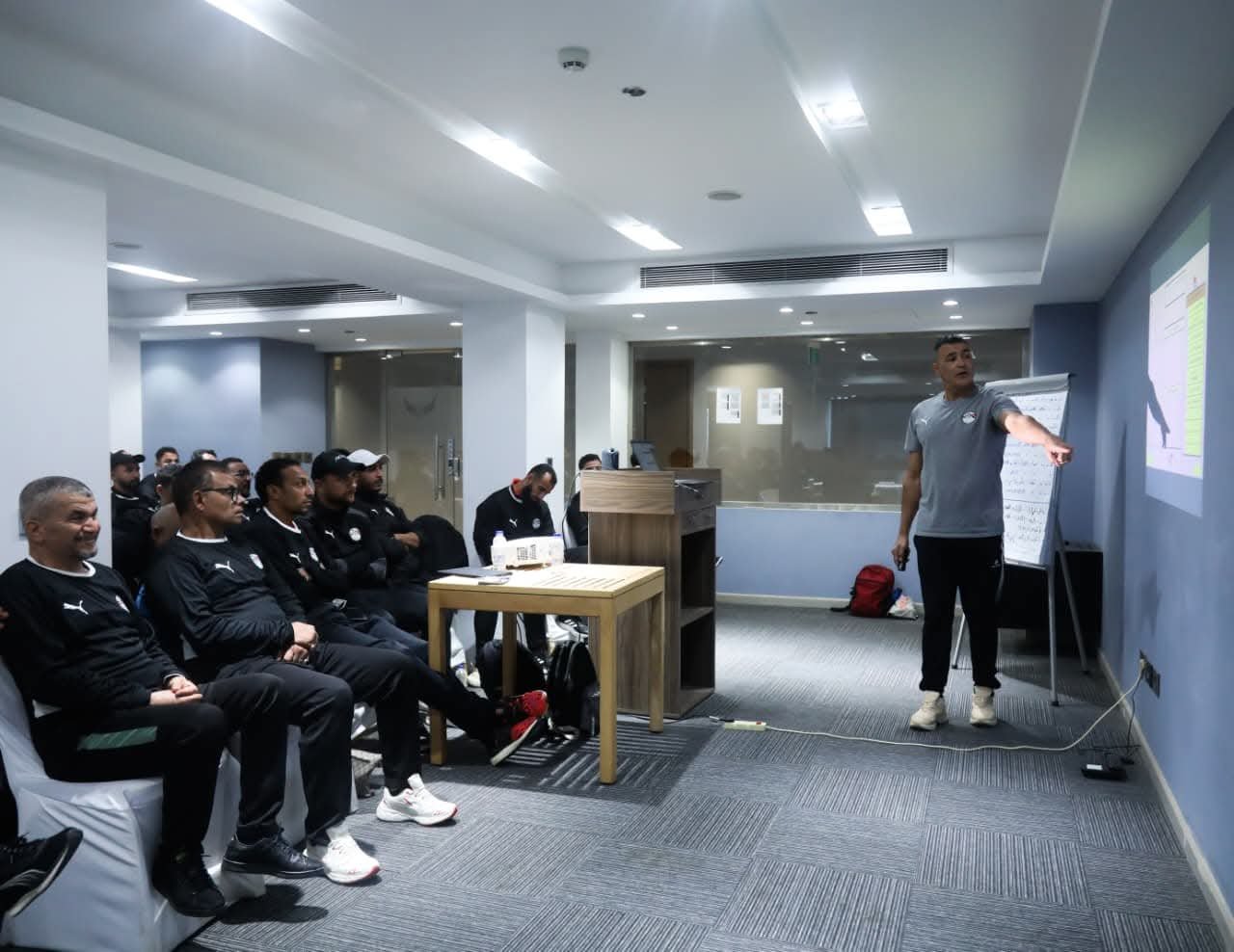 عصام الحضري يقود دورة متخصصة لتطوير مدربي حراس المرمى بحضور 49 مدربًا من مختلف الأندية