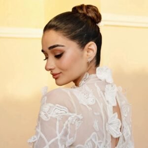 إطلالة ساحرة تخطف القلوب.. ملك أحمد زاهر تتألق بالأبيض