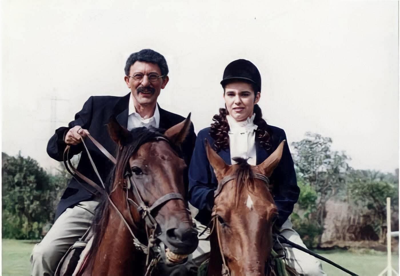 محمد صبحي يسترجع ذكريات مسلسل "فارس بلا حواد" ويصفه بالأقرب إلى قلبه