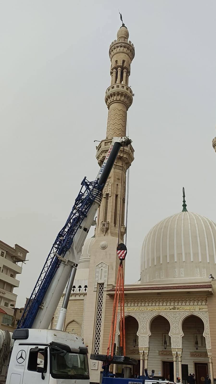 وزير الأوقاف يوجّه بالتعامل مع ميل هلال مئذنة مسجد البحر بدمياط