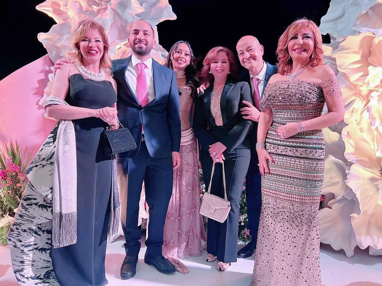 إلهام شاهين تهنئ عمرو أديب ولميس الحديدي بخطوبة نجلهما نور