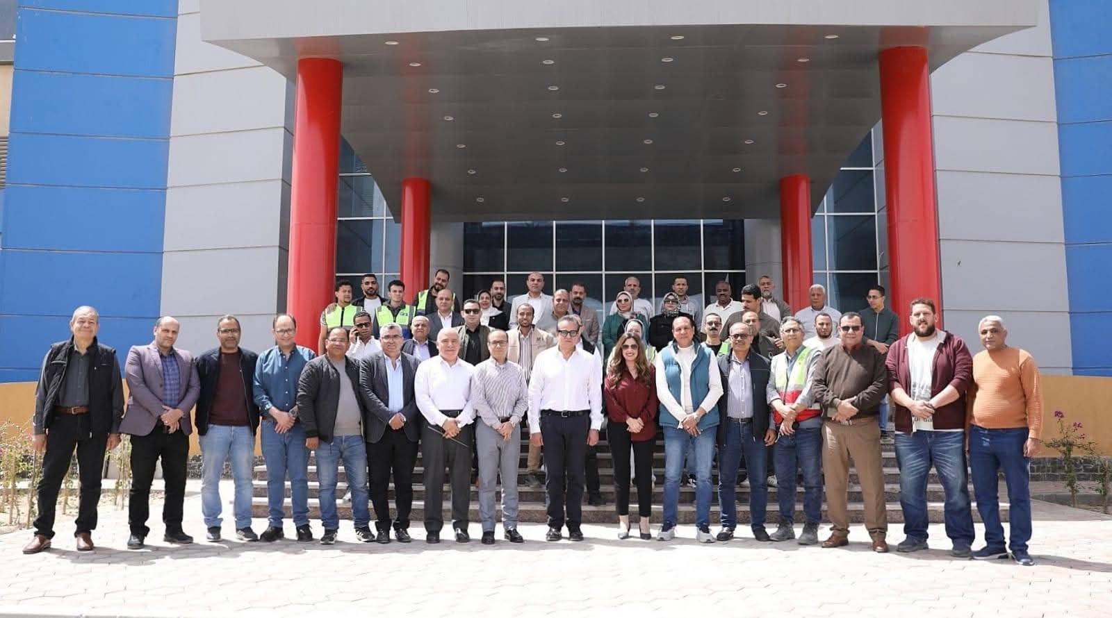 وزير الصحة يتفقد مجمع المعامل المركزية بـ«بدر» ومستشفى العبور