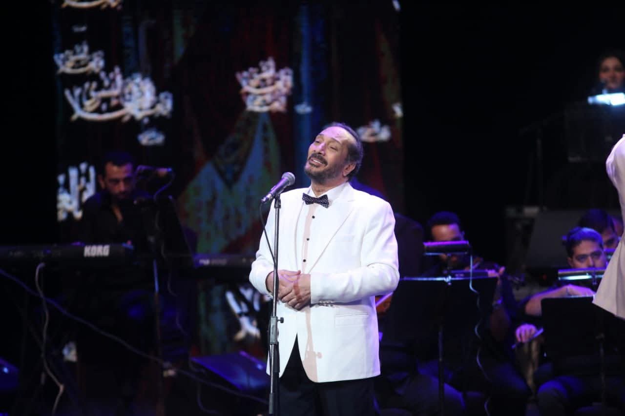 علي الحجار.. صوت الزمن الجميل الذي لا يشيخ | حكاية فنان صنع المجد بين الأصالة والإحساس