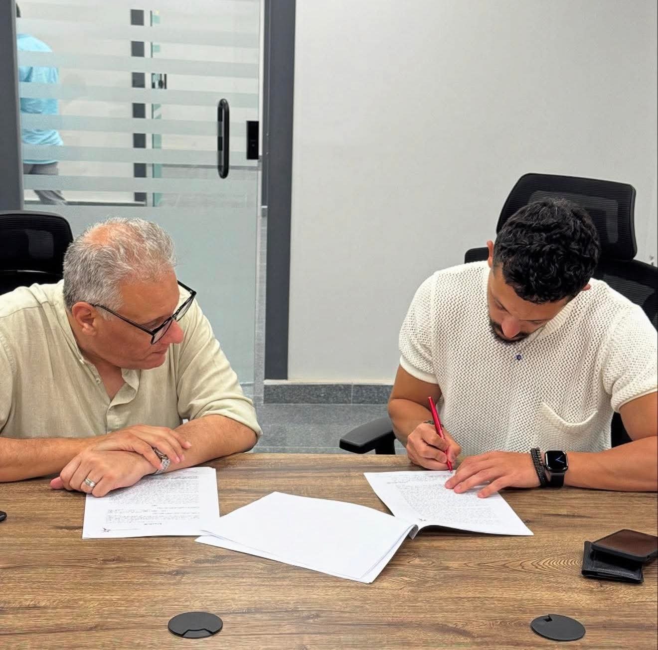 الإعلامي أمير هشام يطل بخطوة جديدة عبر قناة MODERN MTI ويستعد لبرنامج "MODERN SPORTS" 3 الإعلامي أمير هشام يطل بخطوة جديدة عبر قناة MODERN MTI ويستعد لبرنامج "MODERN SPORTS"