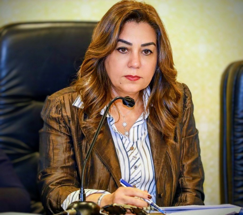 عوض: حملات ميدانية لرفع المخلفات والتعامل مع الإشغالات بعد رصد شكاوى المواطنين بـ6 محافظات 4 عوض: حملات ميدانية لرفع المخلفات والتعامل مع الإشغالات بعد رصد شكاوى المواطنين بـ6 محافظات