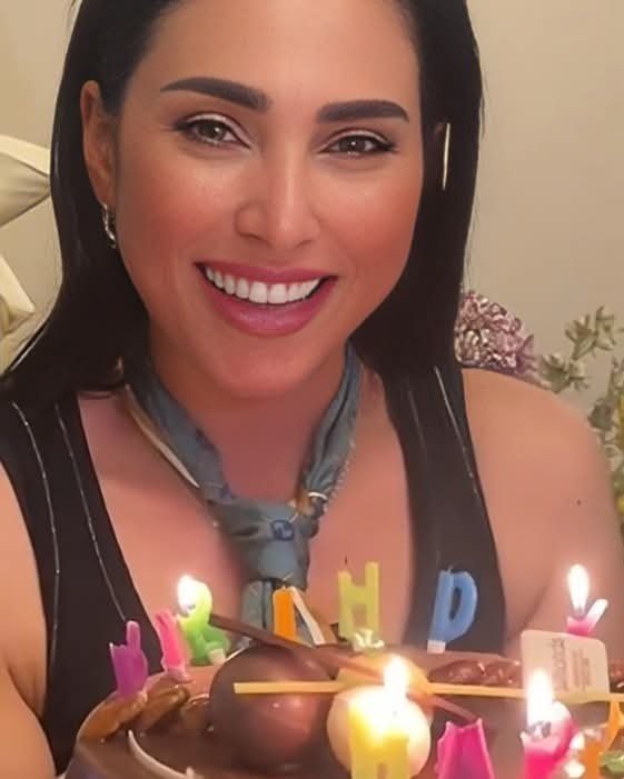 الفنانة رحاب الجمل تحتفل بعيد ميلادها وشاركت الجمهور باحتفالها عبر Instagram