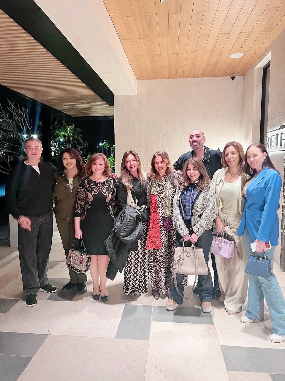 إلهام شاهين تحتفل بأصدقاء العمر: الصداقة الحقيقية كنز لا يُقدّر بثمن 2 إلهام شاهين تحتفل بأصدقاء العمر: الصداقة الحقيقية كنز لا يُقدّر بثمن