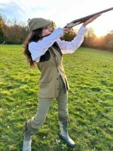 ياسمين صبري تخطف الأنظار بإطلالة ريفية خلال ممارسة الرماية 4 ياسمين صبري تخطف الأنظار بإطلالة ريفية خلال ممارسة الرماية