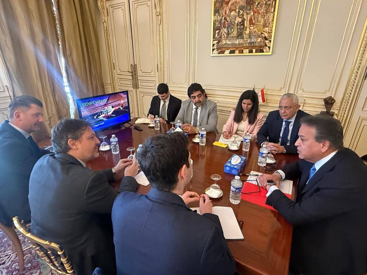 وزير الصحة يبحث مع «إيرباص» العالمية إنشاء منظومة متكاملة للإسعاف الطائر في مصر 3 وزير الصحة يبحث مع «إيرباص» العالمية إنشاء منظومة متكاملة للإسعاف الطائر في مصر