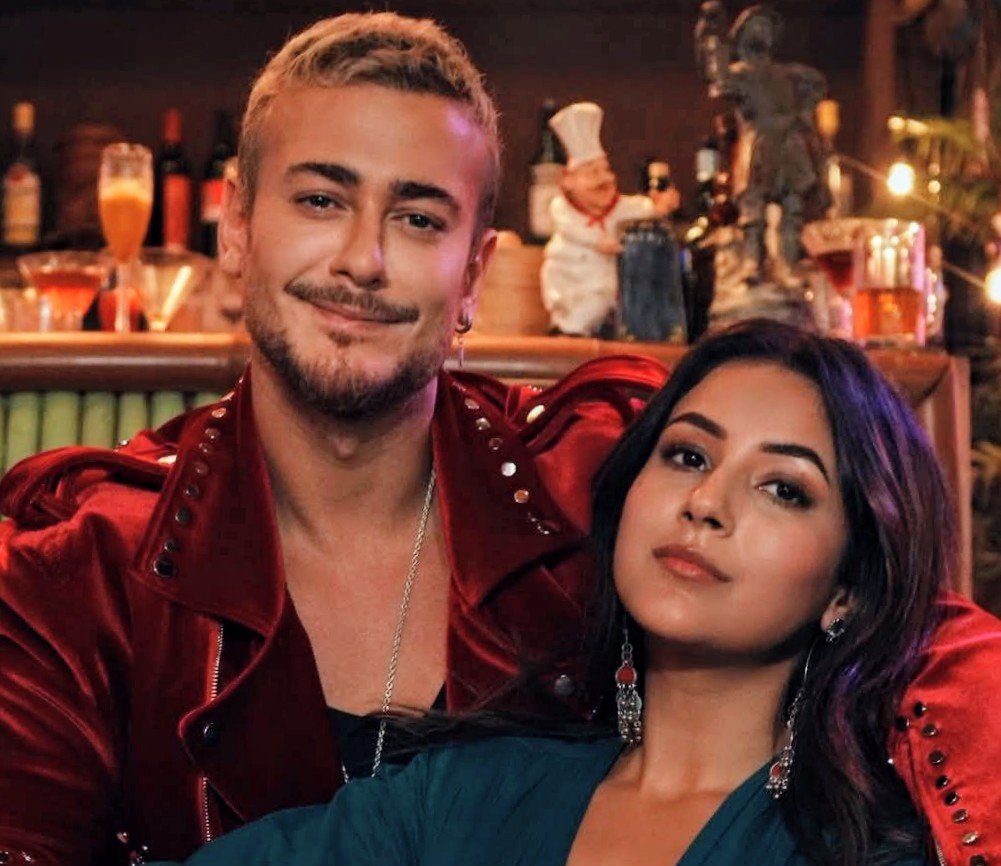 سعد لمجرد يحتفل بتحقيق أحدث كليباته الغنائية "بالزاف" 17 مليون مشاهدة