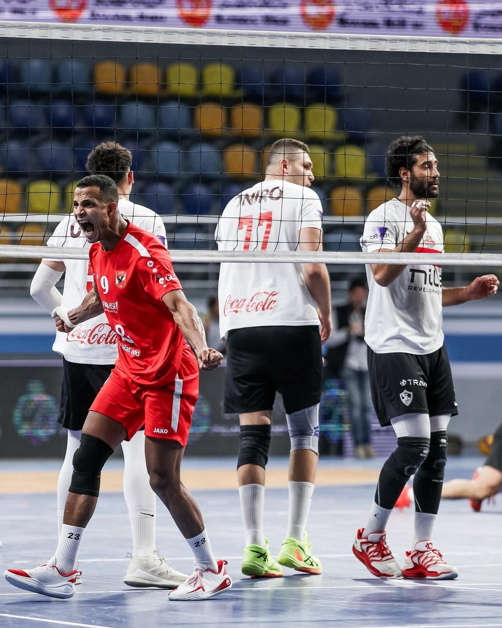 الأهلي يتوج بكأس مصر للكرة الطائرة بعد ملحمة أمام الزمالك