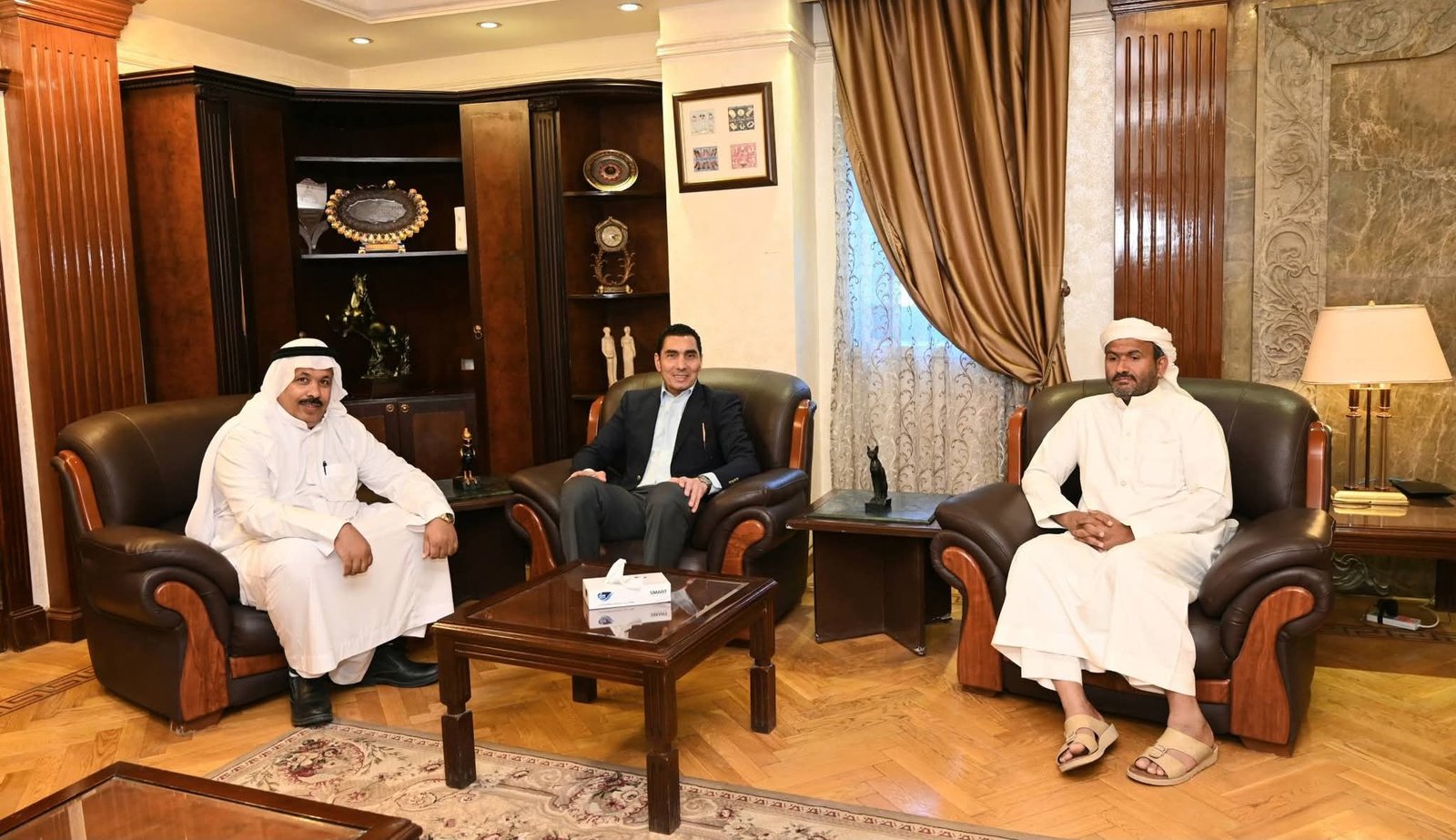 وزير الشباب والرياضة يبحث تطوير رياضة الهجن وتعزيز انتشارها في مصر