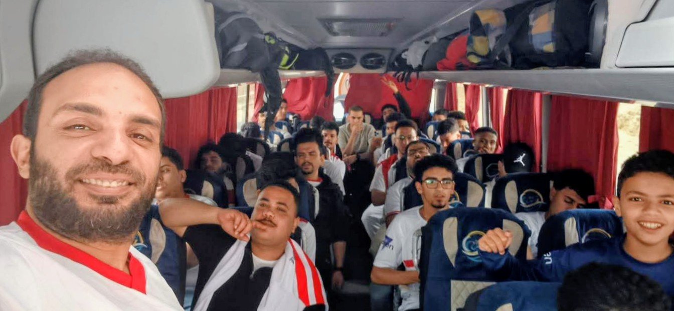 الآلاف من جماهير الزمالك تتجه إلى استاد القاهرة في ليلة كروية منتظرة