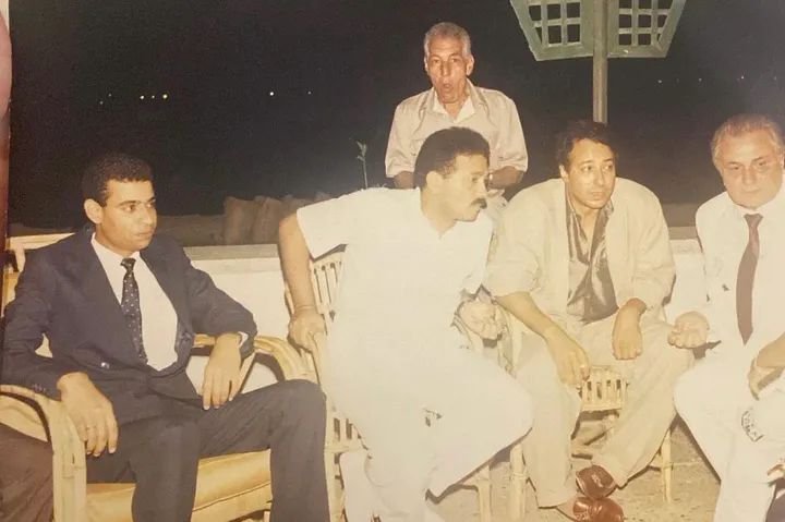 محمود البزاوي يستعيد ذكرياته مع الراحل صلاح السعدني: “أستاذي وحبيبي لا يُنسى”