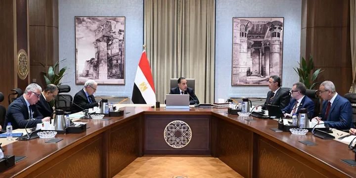 مصر تتجه لإنشاء مركز عالمي للحبوب والزيوت.. مدبولي يُسرّع الدراسات لتعزيز الأمن الغذائي والتجارة الدولية