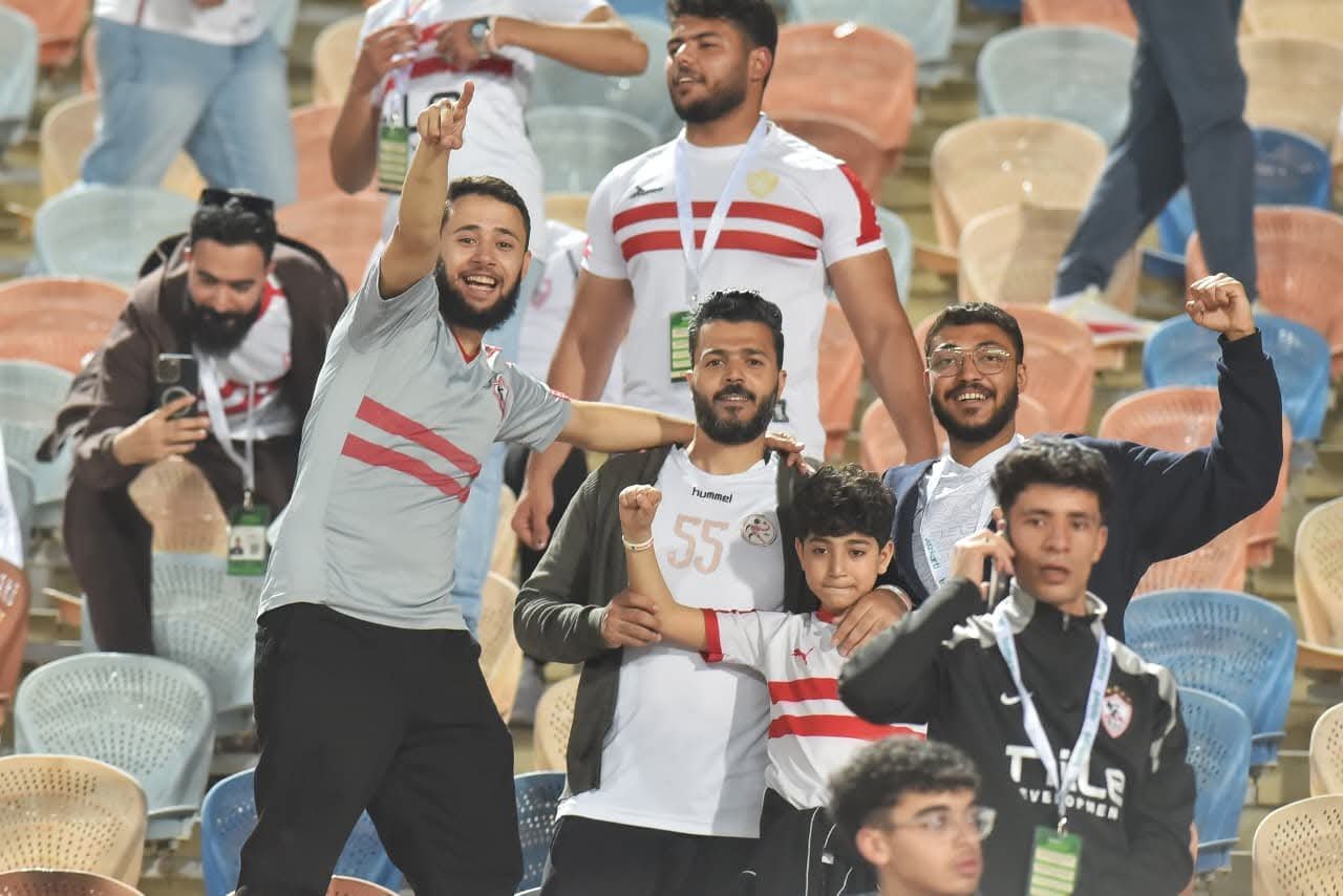زلزال أبيض في استاد القاهرة.. جمهور الزمالك يشعل الأجواء قبل قمة بيراميدز