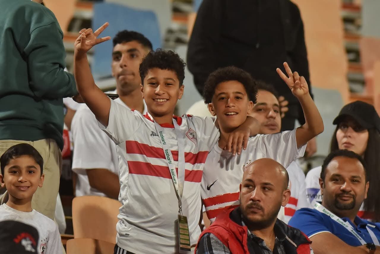 زلزال أبيض في استاد القاهرة.. جمهور الزمالك يشعل الأجواء قبل قمة بيراميدز