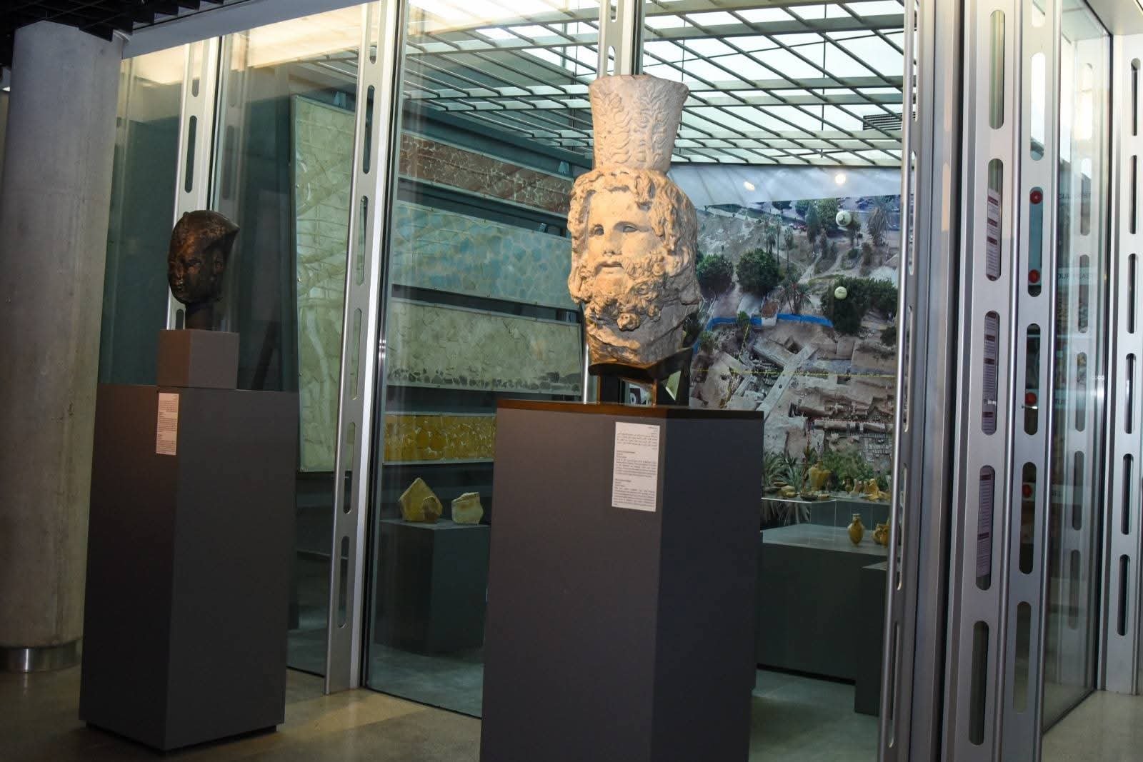 افتتاح معرض «20 عامًا من الحفائر في حدائق الشلالات» بالإسكندرية