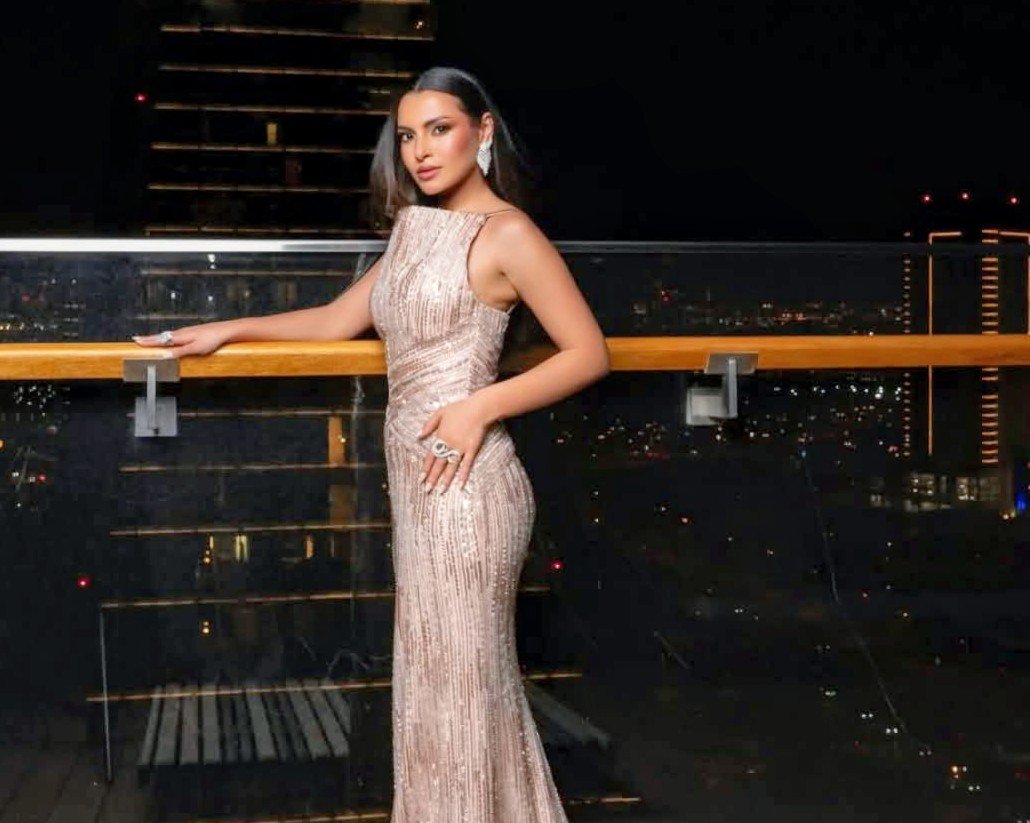 كارمن سليمان تخطف الأنظار بإطلالة ذهبية ساحرة خلال حفل زفاف فاخر في قطر