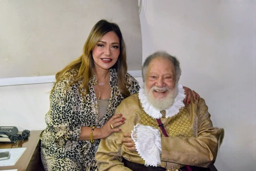 ليلى علوي تزور المسرح القومي وتشيد بأداء أبطال “الملك لير” بقيادة يحيى الفخراني في ليلة فنية استثنائية