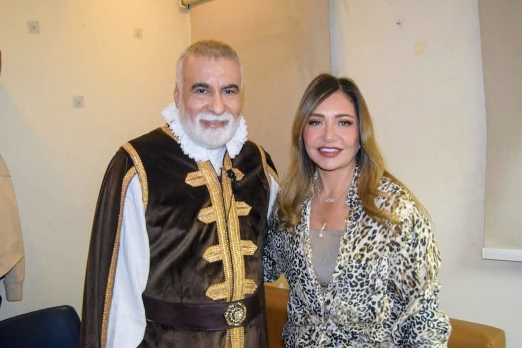 ليلى علوي تزور المسرح القومي وتشيد بأداء أبطال “الملك لير” بقيادة يحيى الفخراني في ليلة فنية استثنائية