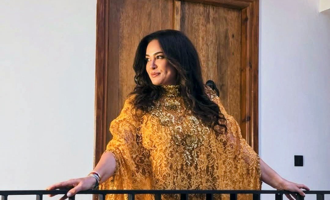 هند صبري تتألق بإطلالة أنيقة تخطف الأنظار في افتتاح مهرجان “قابس سينما فن” بتونس