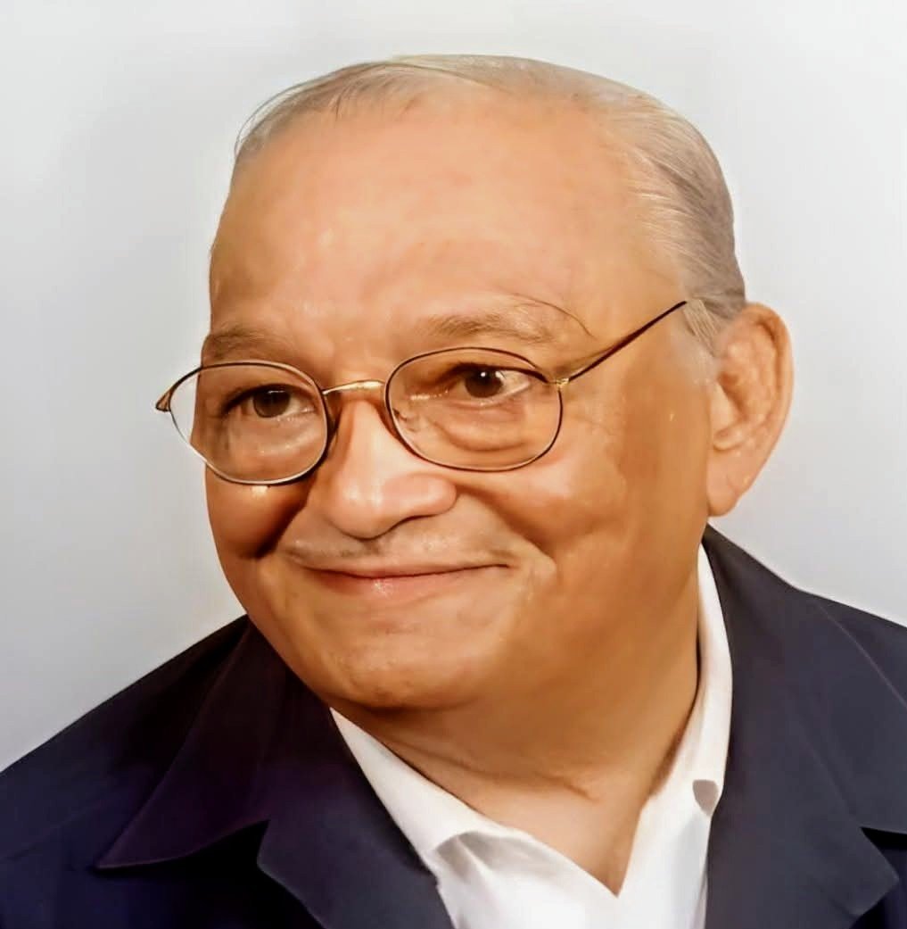 كريم الحسيني يستعيد ذكرياته مع عبد المنعم مدبولي.. حكاية “مدرسة المدبوليزم” التي صنعت نجوم الكوميديا