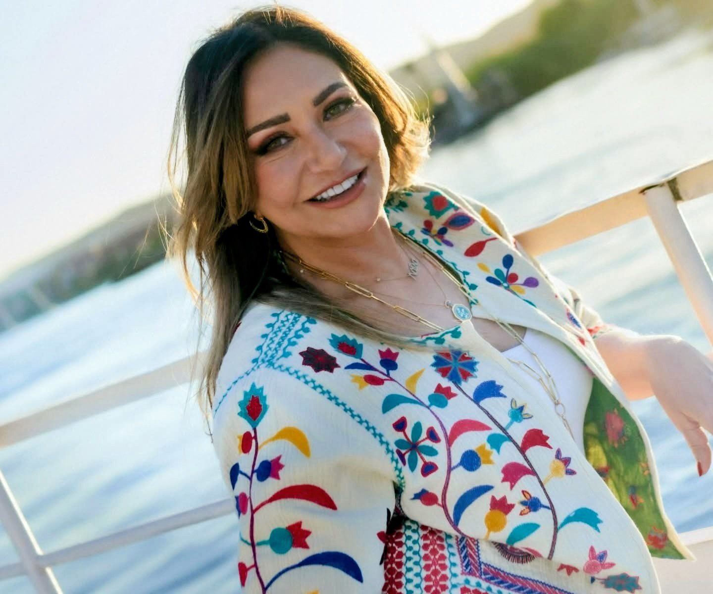 ليلى علوي تتألق من أسوان بإطلالة ساحرة تخطف الأنظار في أجواء طبيعية خلابة