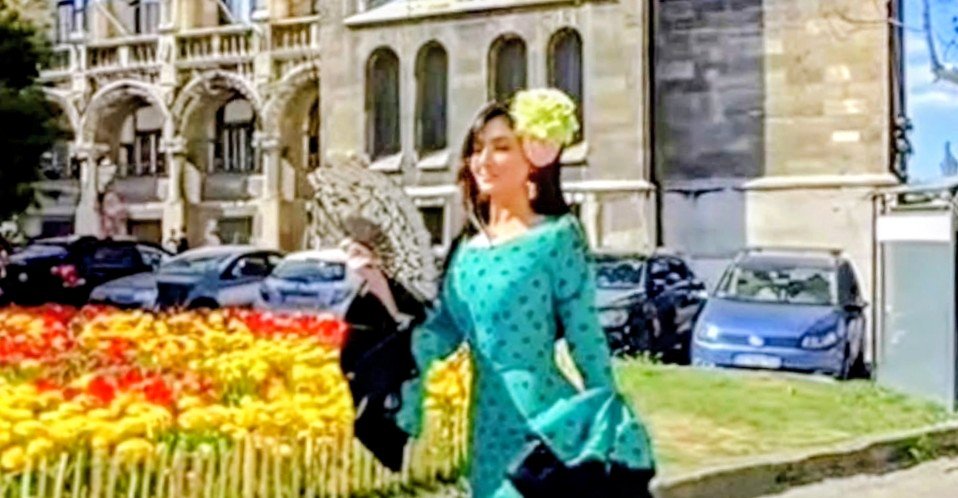 مي عمر تتألق بإطلالة إسبانية في كواليس فيلم "شمشون ودليلة" بأوروبا