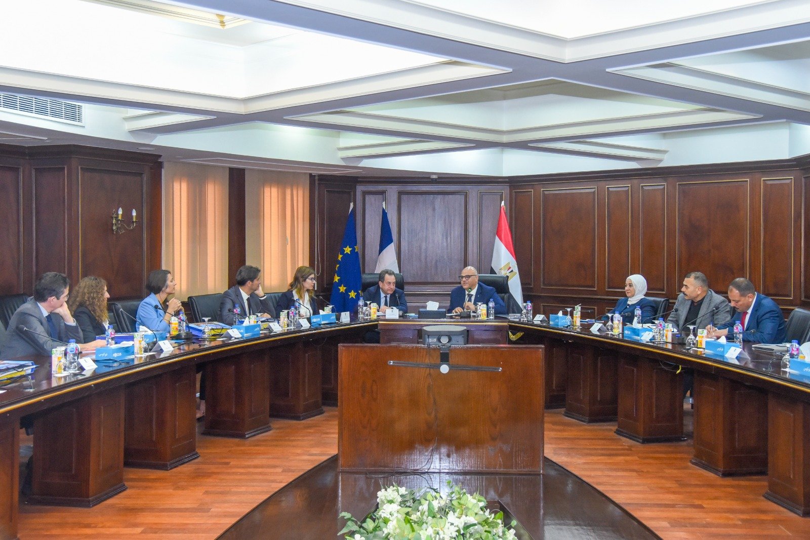 الإسكندرية تفتح أبواب الاستثمار.. محافظ الإسكندرية يبحث مع السفير الفرنسي فرص تعاون واعدة في قطاعات حيوية