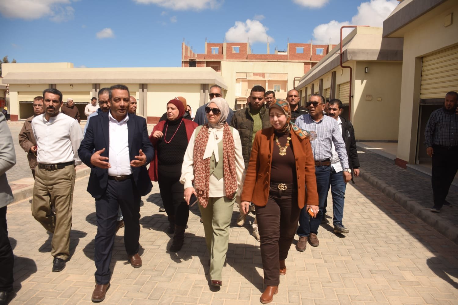 نائب محافظ الإسكندرية تتابع استعدادات تشغيل سوق بهيج الحضاري وتفقد خدمات برج العرب التكنولوجية 13 نائب محافظ الإسكندرية تتابع استعدادات تشغيل سوق بهيج الحضاري وتفقد خدمات برج العرب التكنولوجية