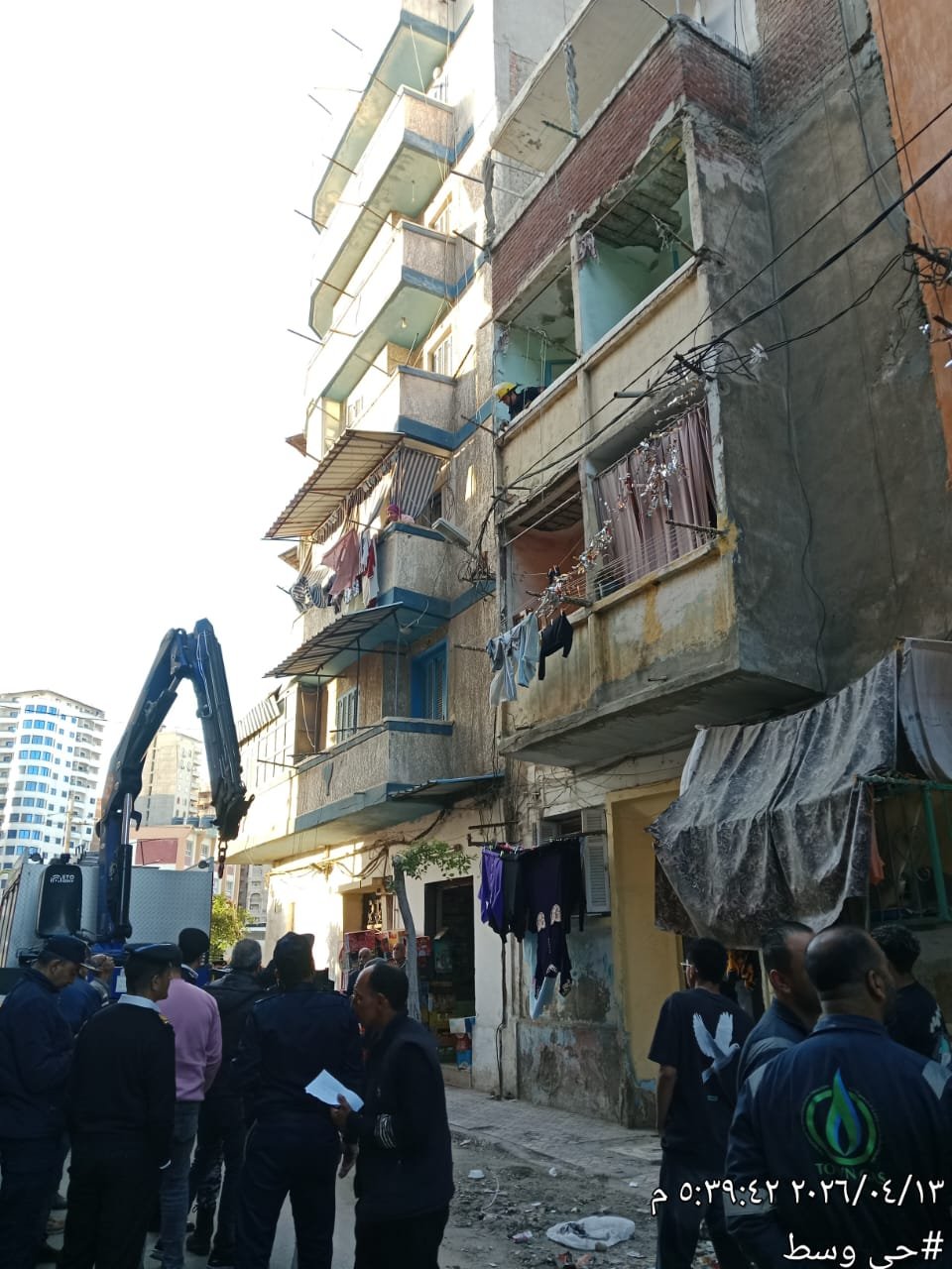 انهيار جزئي بعقار في منشية النزهة بالإسكندرية.. وتحرك عاجل للأجهزة التنفيذية لإنقاذ المصابين وتأمين المنطقة