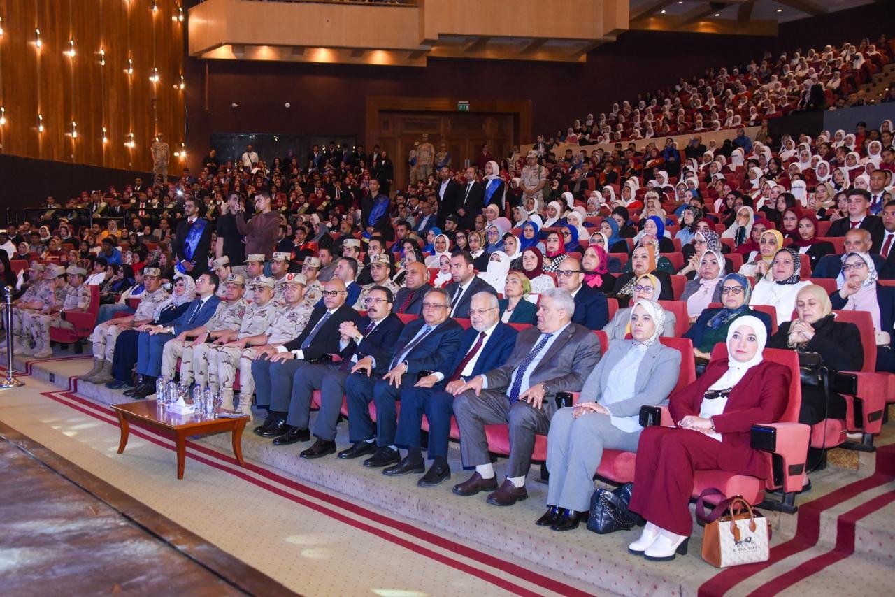 محافظ الإسكندرية يشهد الندوة التثقيفية المجمعة التاسعة بمكتبة الإسكندرية بحضور طلاب الجامعات