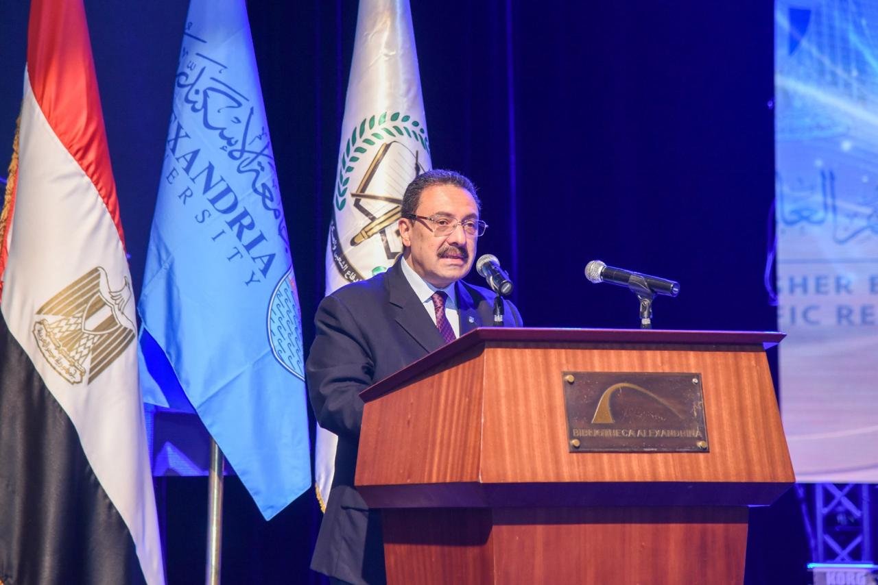 محافظ الإسكندرية يشهد الندوة التثقيفية المجمعة التاسعة بمكتبة الإسكندرية بحضور طلاب الجامعات