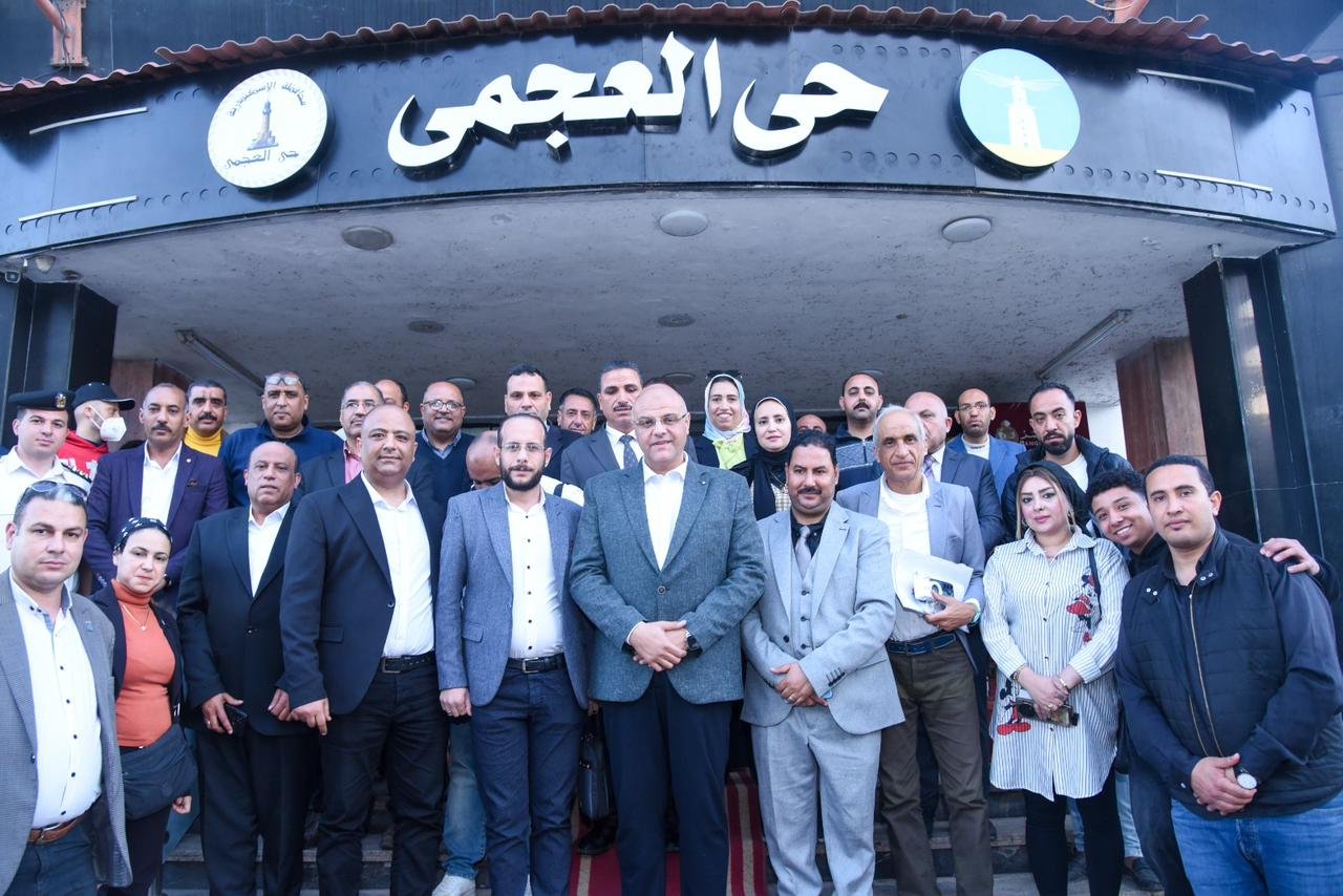 محافظ الإسكندرية يعقد لقاءً جماهيريًا بالعجمي ويوجه بتوفير فرص عمل برواتب تبدأ من 7000 جنيه