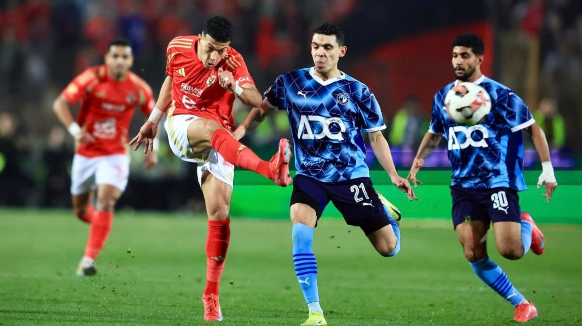 حرب النقاط بين السماوي والأحمر.. بيراميدز والأهلي في قمة مشتعلة والزمالك يراقب الصدارة