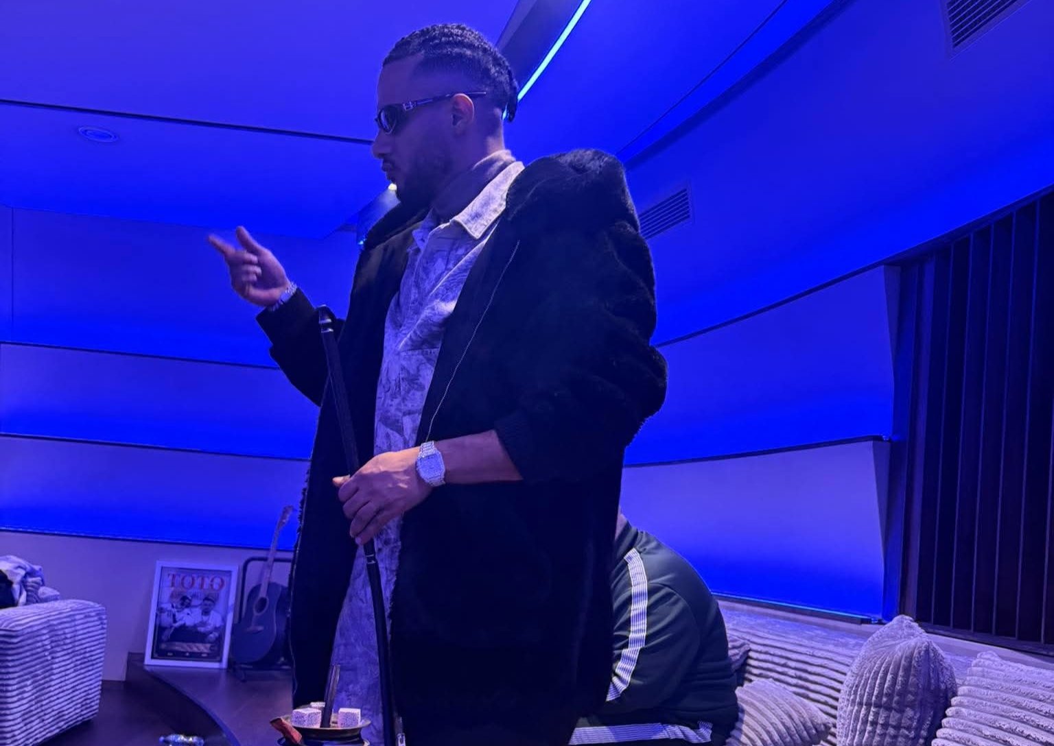 محمد رمضان يثير الجدل بصورة جديدة من كواليسه.. وظهور مختلف يشعل السوشيال ميديا