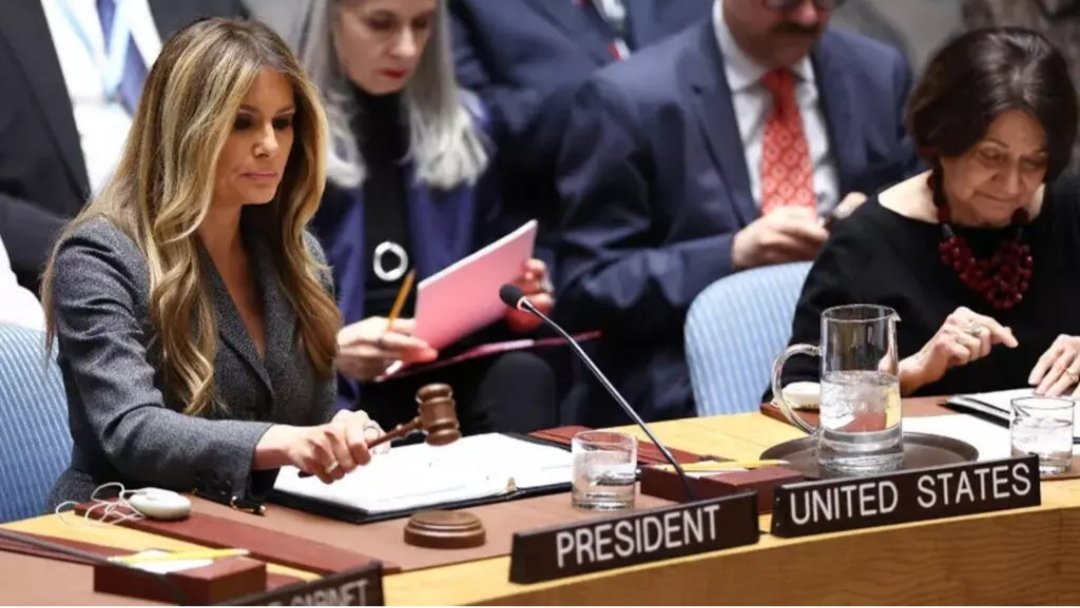 ميلانيا ترامب تنفي علاقتها بإبستين وتطالب الكونغرس بجلسات استماع علنية للضحايا