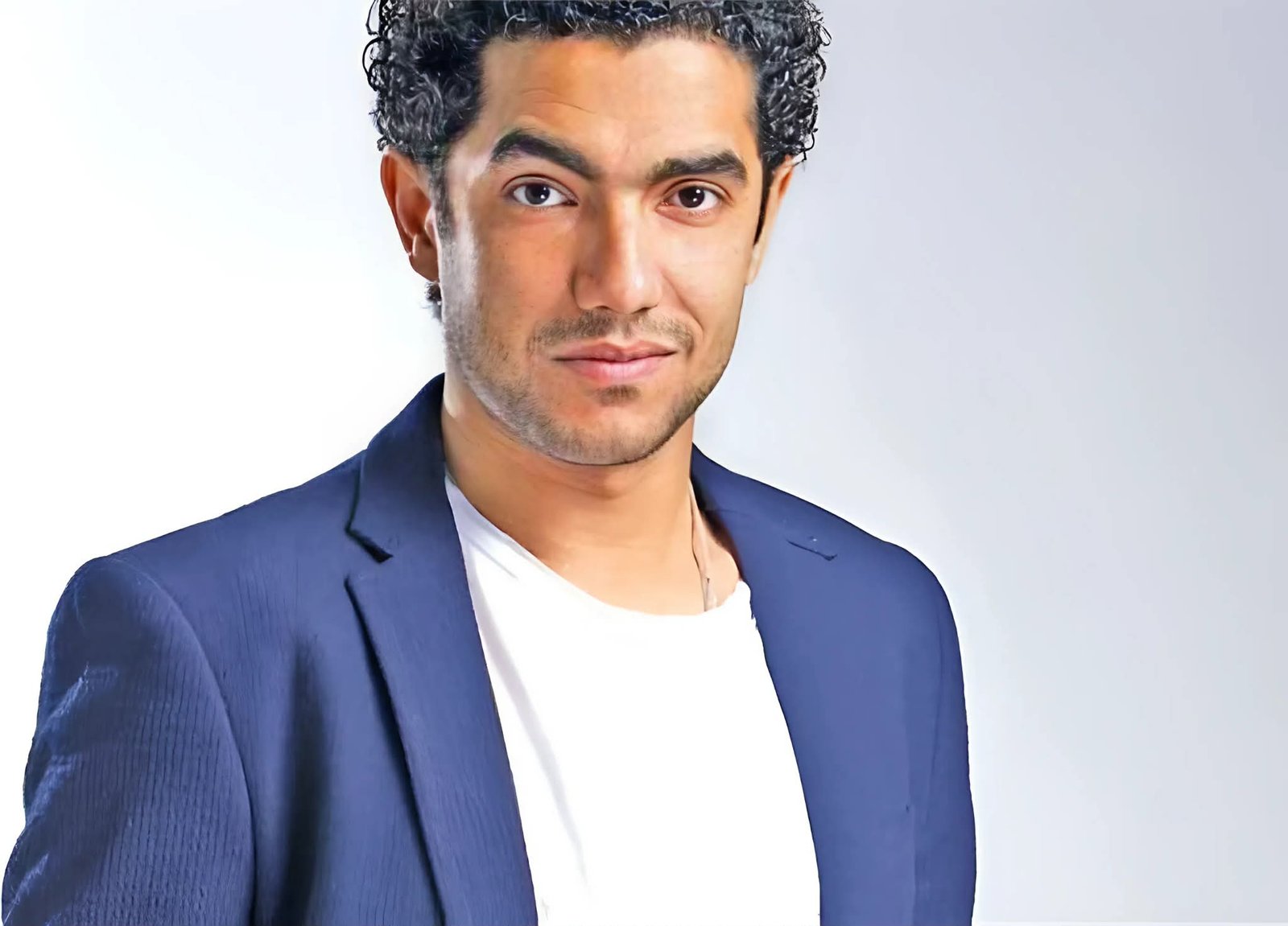 محمد عادل.. مسيرة فنية متصاعدة من المسرح إلى الدراما والسينما 3 محمد عادل.. مسيرة فنية متصاعدة من المسرح إلى الدراما والسينما