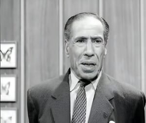 عباس فارس.. نجم أدوار الباشوية والعمودية في السينما المصرية