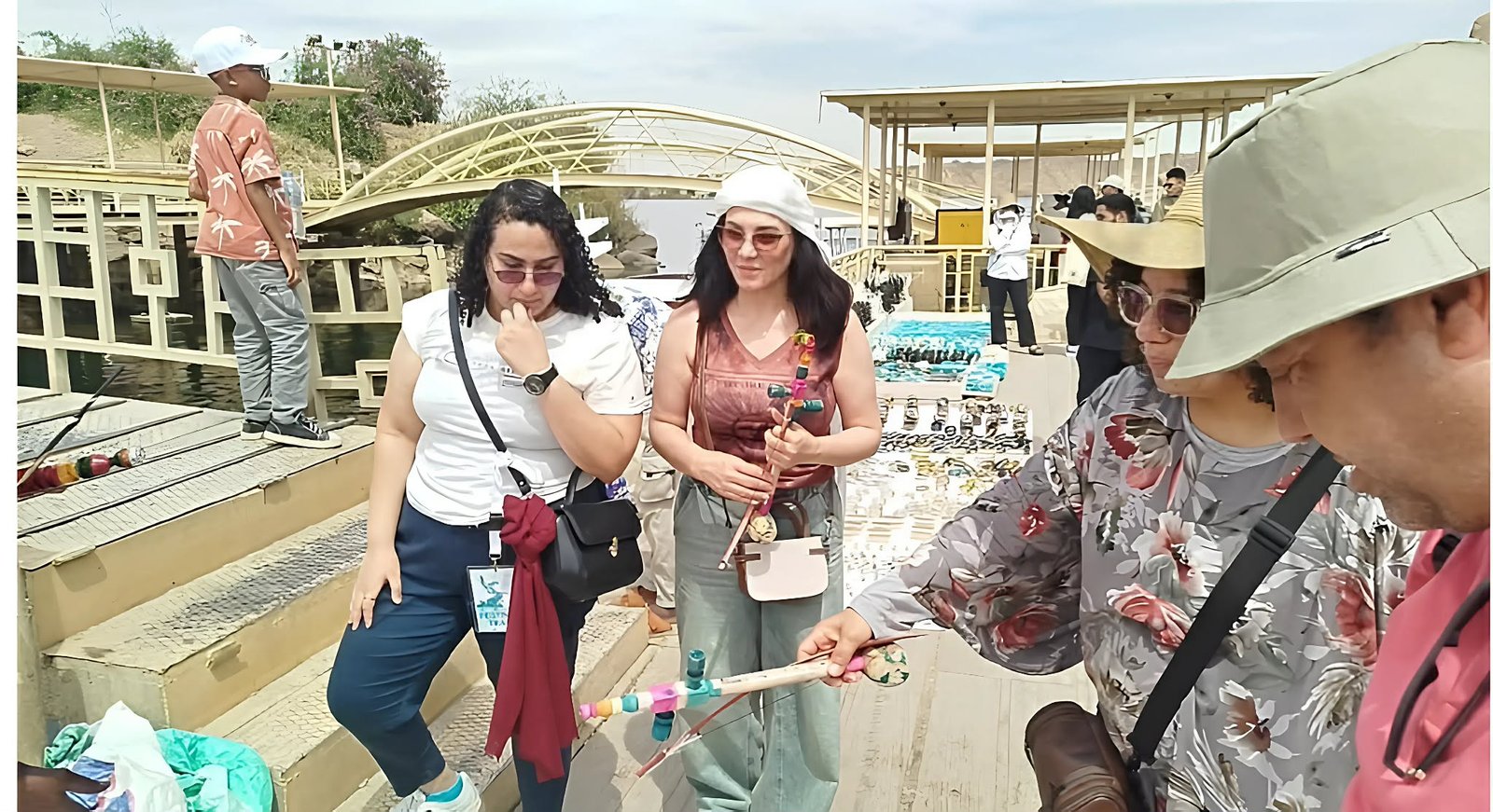 سلاف فواخرجي تبهر أسوان وتؤكد: مصر محمية بأرضها