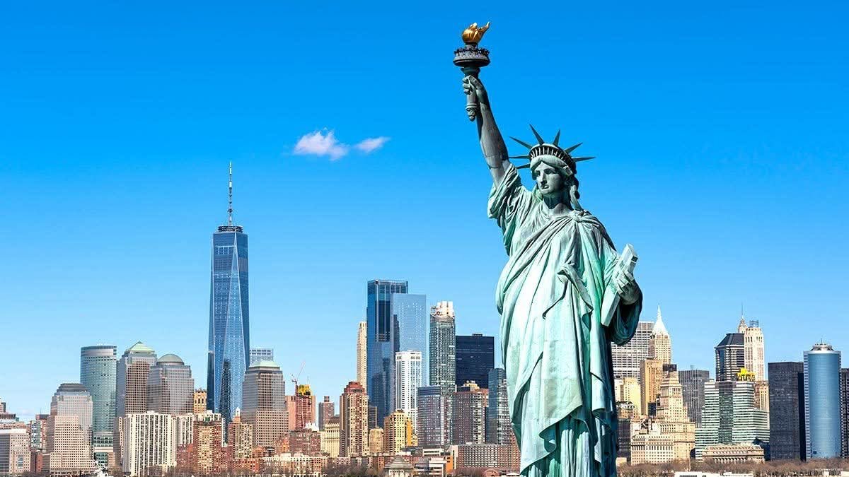 برج الحرية.. من أنقاض المأساة إلى رمز عالمي للصمود في قلب نيويورك