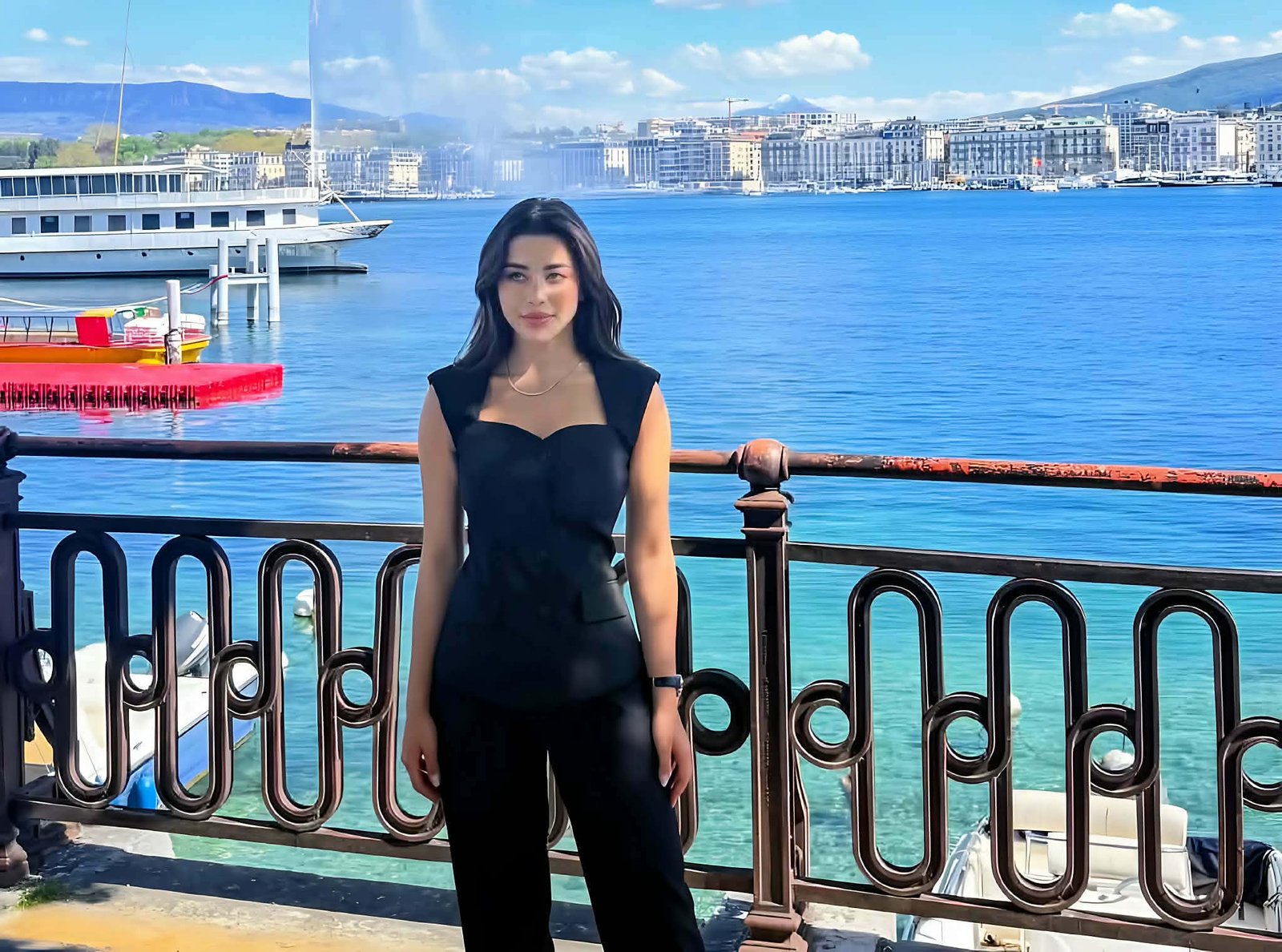 يارا السكري في سويسرا.. لحظة إنسانية مميزة مع طائر لطيف تخطف قلوب المتابعين