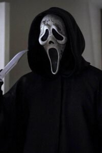 Scream 8 يثير الجدل قبل طرحه.. نجاح ضخم للجزء السابع وانقسام بين الجمهور 3 Scream 8 يثير الجدل قبل طرحه.. نجاح ضخم للجزء السابع وانقسام بين الجمهور