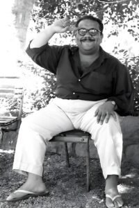 في ذكرى وفاة صلاح جاهين.. شاعر الثورة ورباعيات الخلود الذي جمع بين الكلمة والرسم والسينما