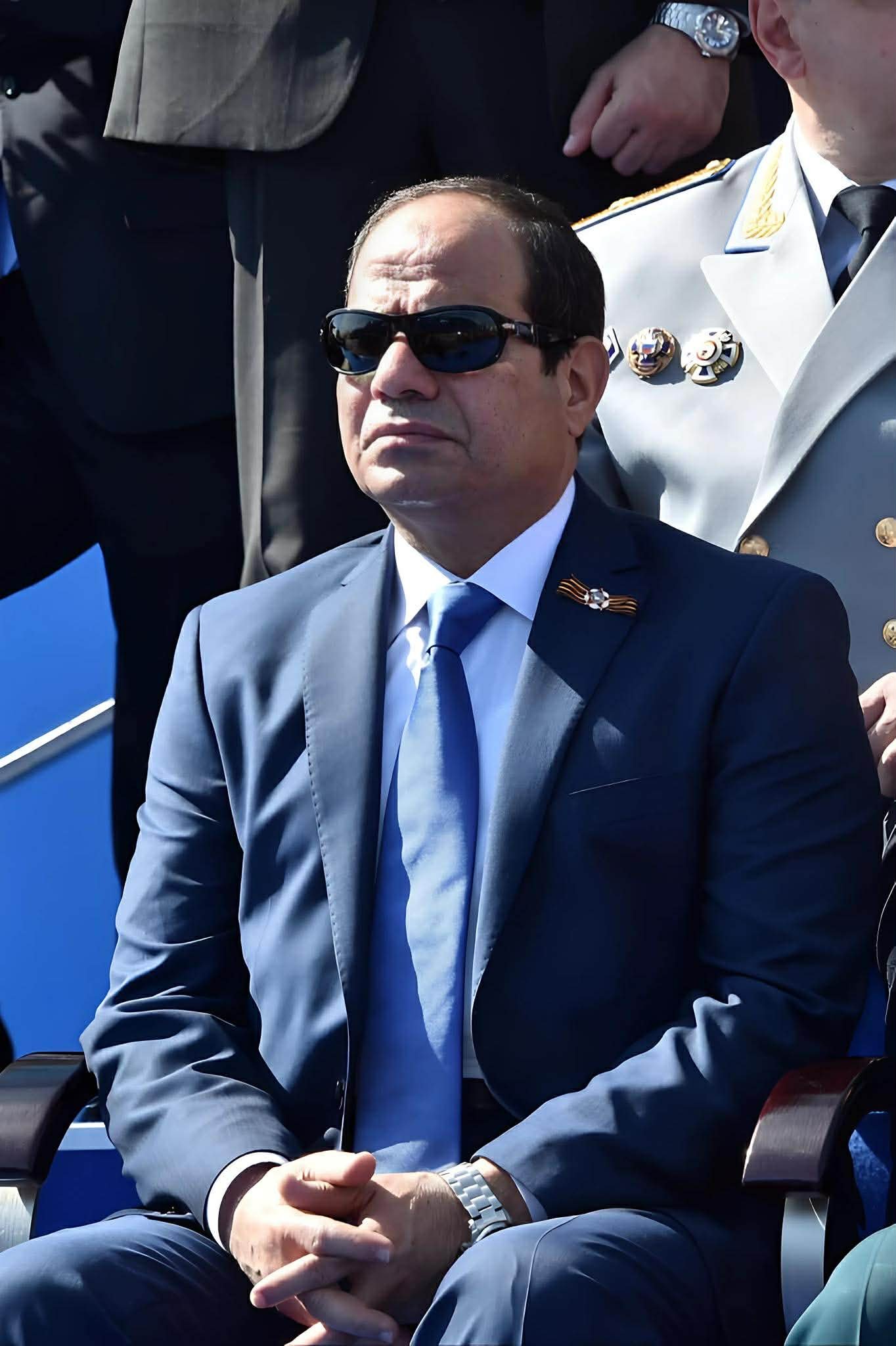 محافظ الإسكندرية يهنئ الرئيس السيسي بحصوله على وسام «الأمير نايف للأمن العربي» من الدرجة الممتازة