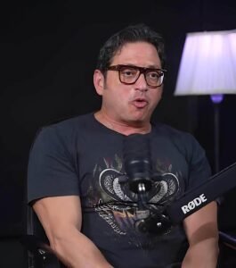 «دخلت التمثيل صدفة».. تامر أمين يفاجئ الجمهور بحقيقة مشاركته في «اتنين غيرنا»