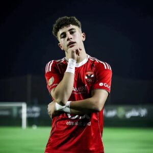 بلال عطية يتعرض لإصابة قوية في الركبة ويغادر مباراة الأهلي والجيش باكيًا قبل احترافه في إسبانيا 2 بلال عطية يتعرض لإصابة قوية في الركبة ويغادر مباراة الأهلي والجيش باكيًا قبل احترافه في إسبانيا