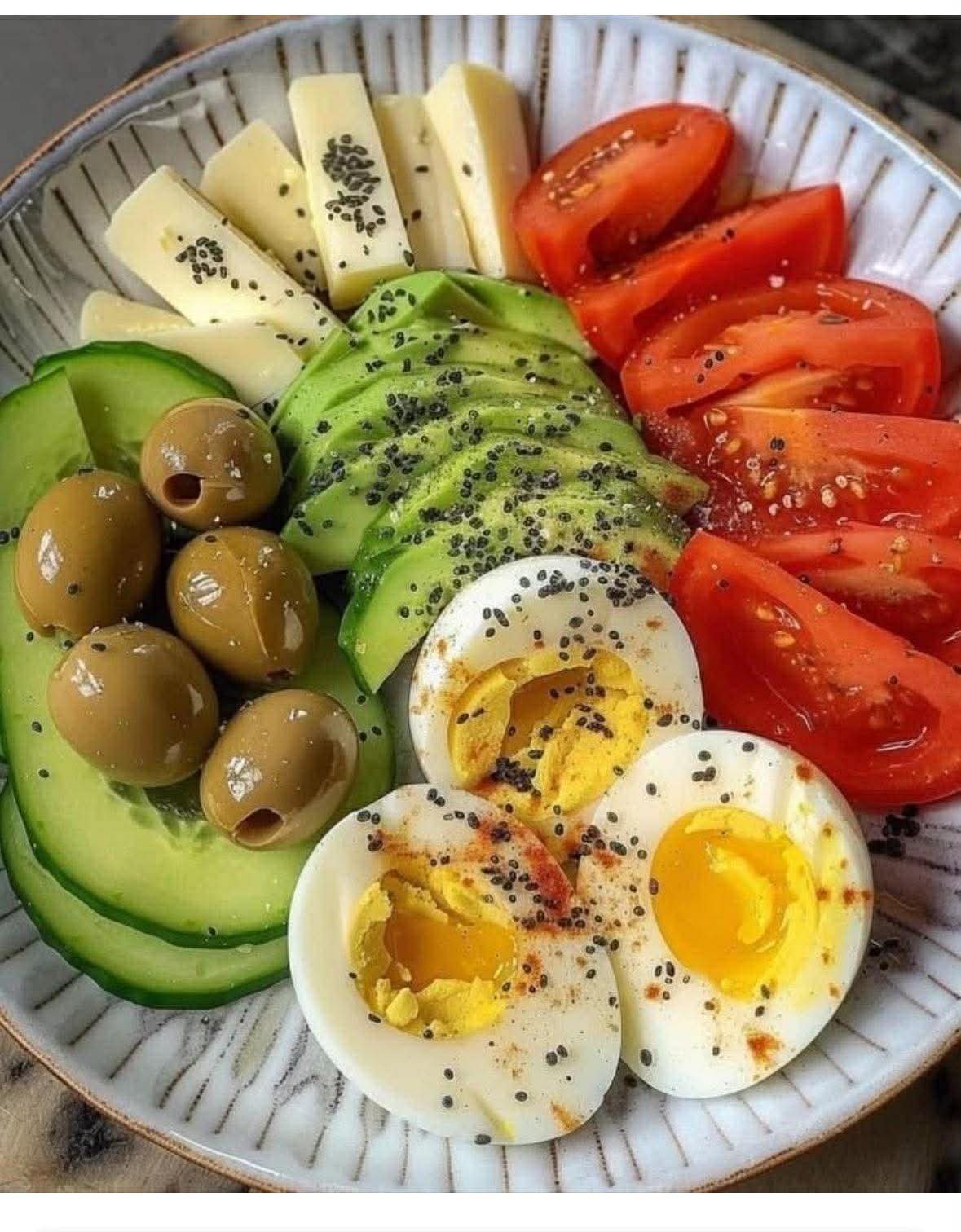 فوائد وجبة الإفطار.. لماذا تُعد الأهم في يومك؟ 21 فوائد وجبة الإفطار.. لماذا تُعد الأهم في يومك؟